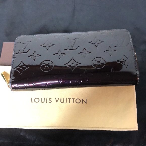 LOUIS VUITTON Vernis Amarante Full Zip Continental Wallet WITH: LV Box Dust Bag - Picture 4 of 17